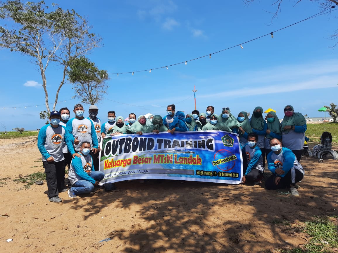 outbound keluarga besar mtsn landak